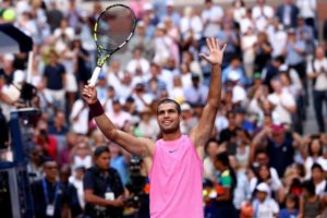 Karlos Alьkaras US Open chorak finalida: Orqa bilan berilgan ajoyib zarba