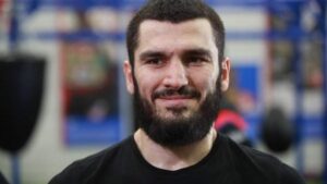Artur Beterbiev P4P reytingidan chiqarildi