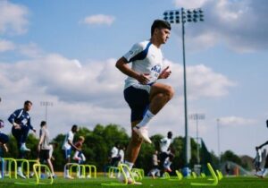 O’zbekiston futbolchisi Husanov yangi tarkibda shug’ullanayapti