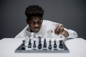 Shaxmatchi Muhiddin Madaminov Olimpiada oltini sari bosib utilgan yul haqida suhbatlashdi